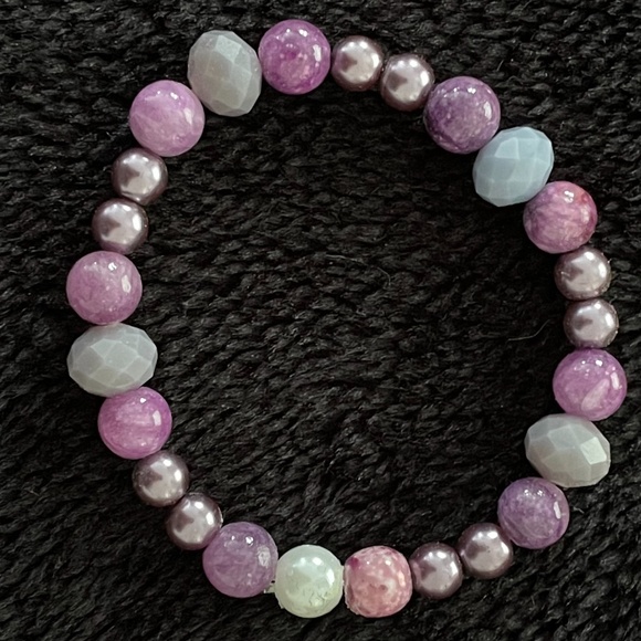 Hand made Glass bead Bracelet - Picture 1 of 3